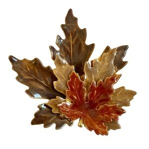 Retro 3-D Tri-Color Metal Maple Leaf Brooch